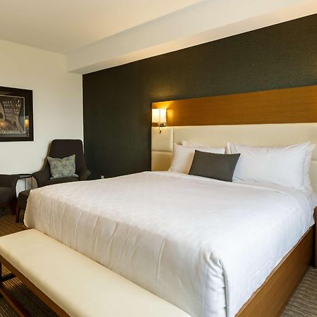 Executive Residency By Best Western Calgary City View North Екстериор снимка