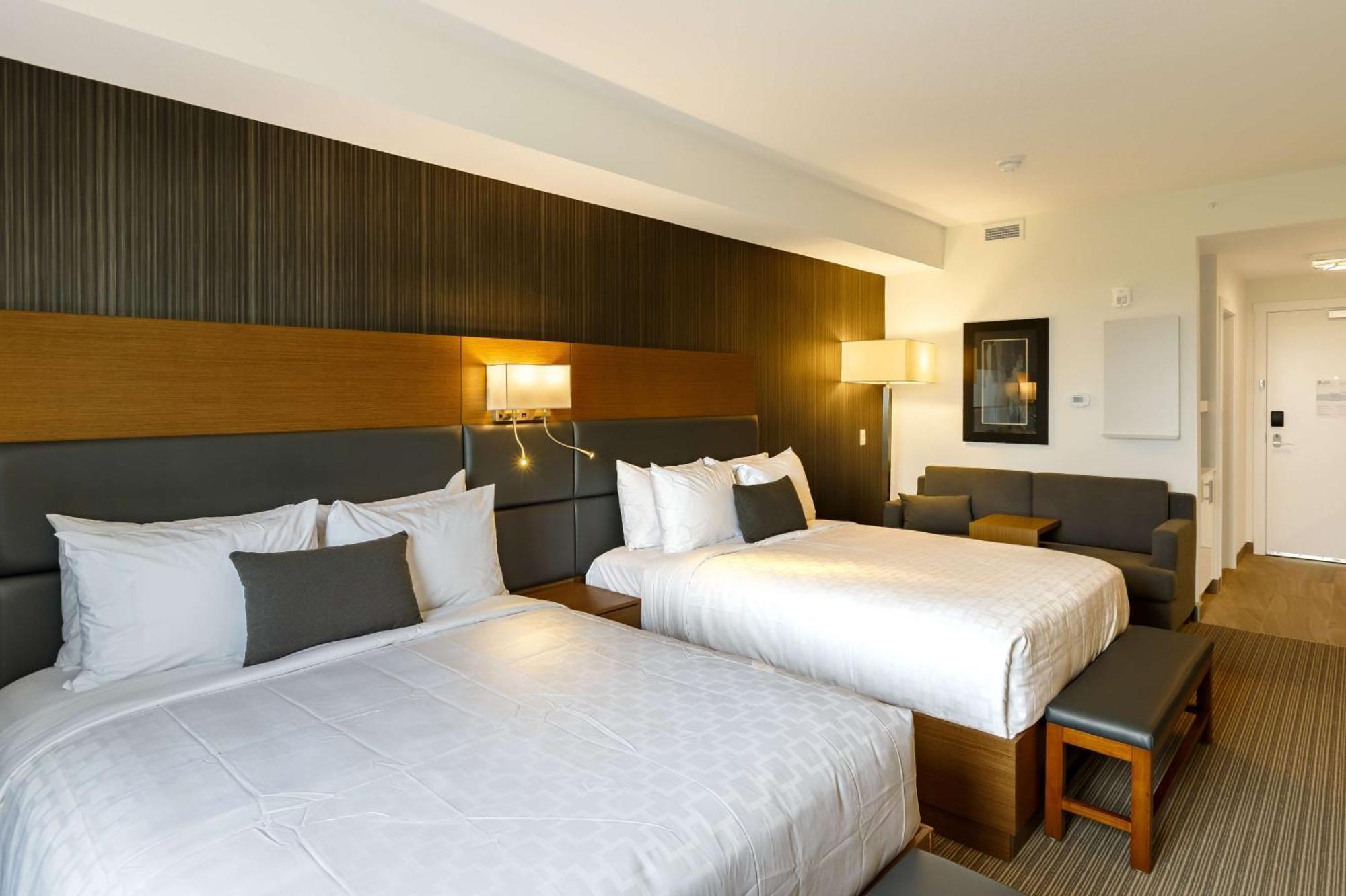 Executive Residency By Best Western Calgary City View North Екстериор снимка