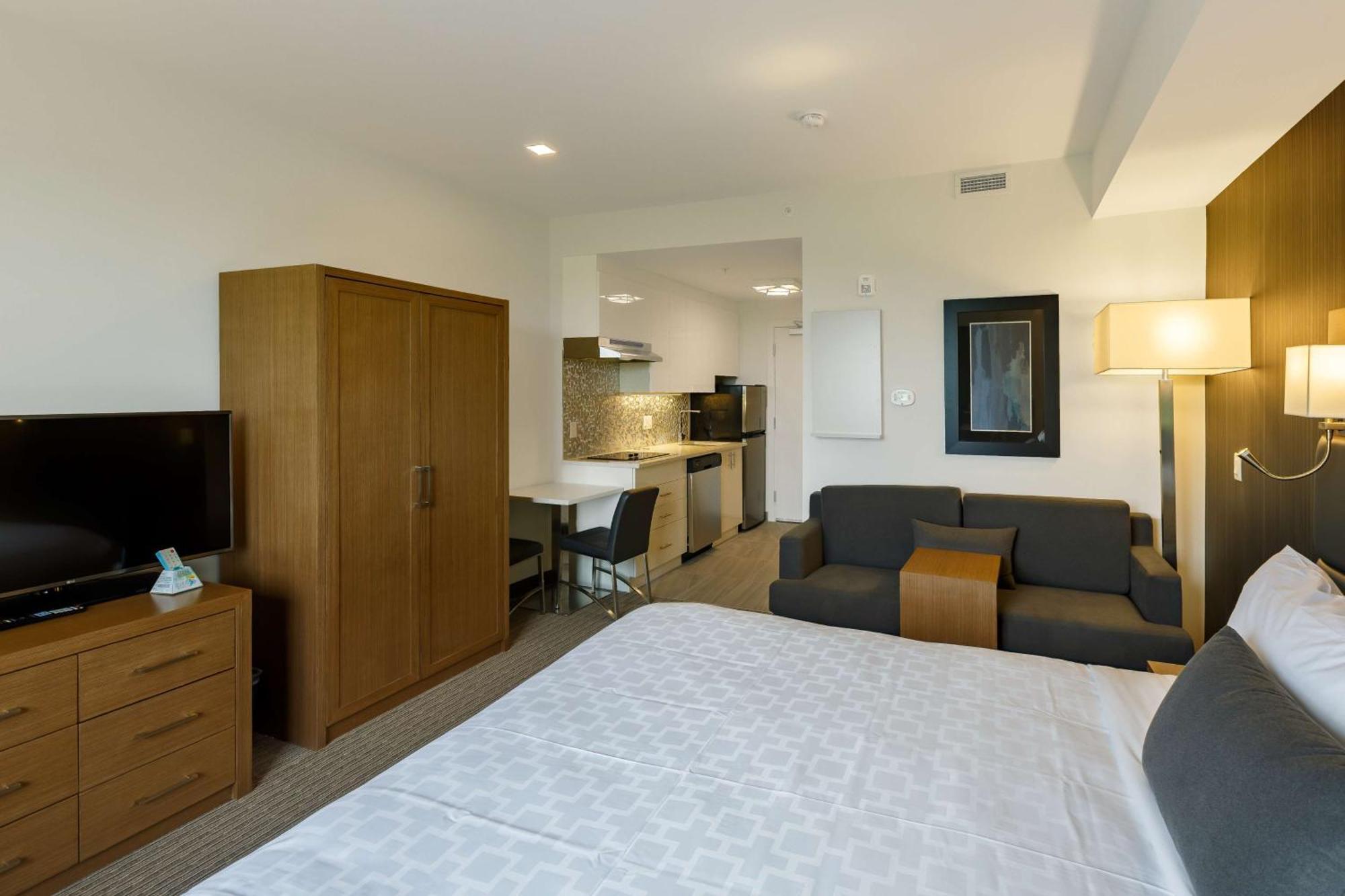Executive Residency By Best Western Calgary City View North Екстериор снимка