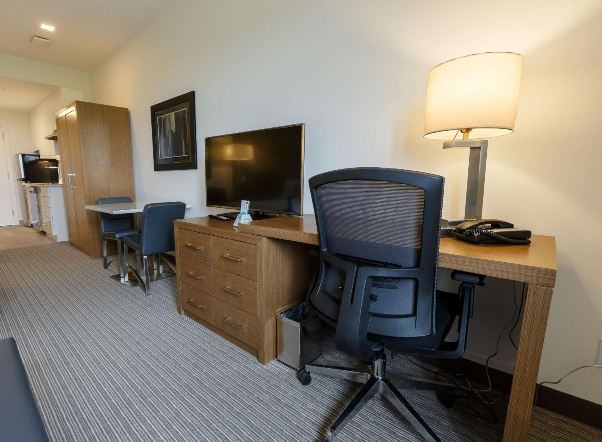Executive Residency By Best Western Calgary City View North Екстериор снимка