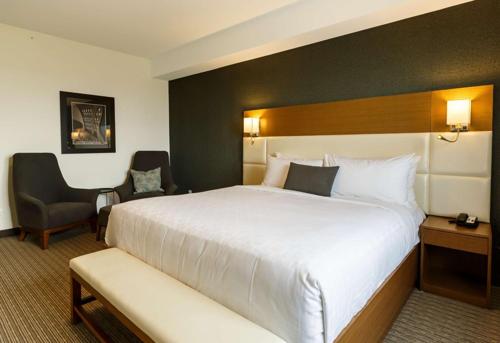Executive Residency By Best Western Calgary City View North Екстериор снимка