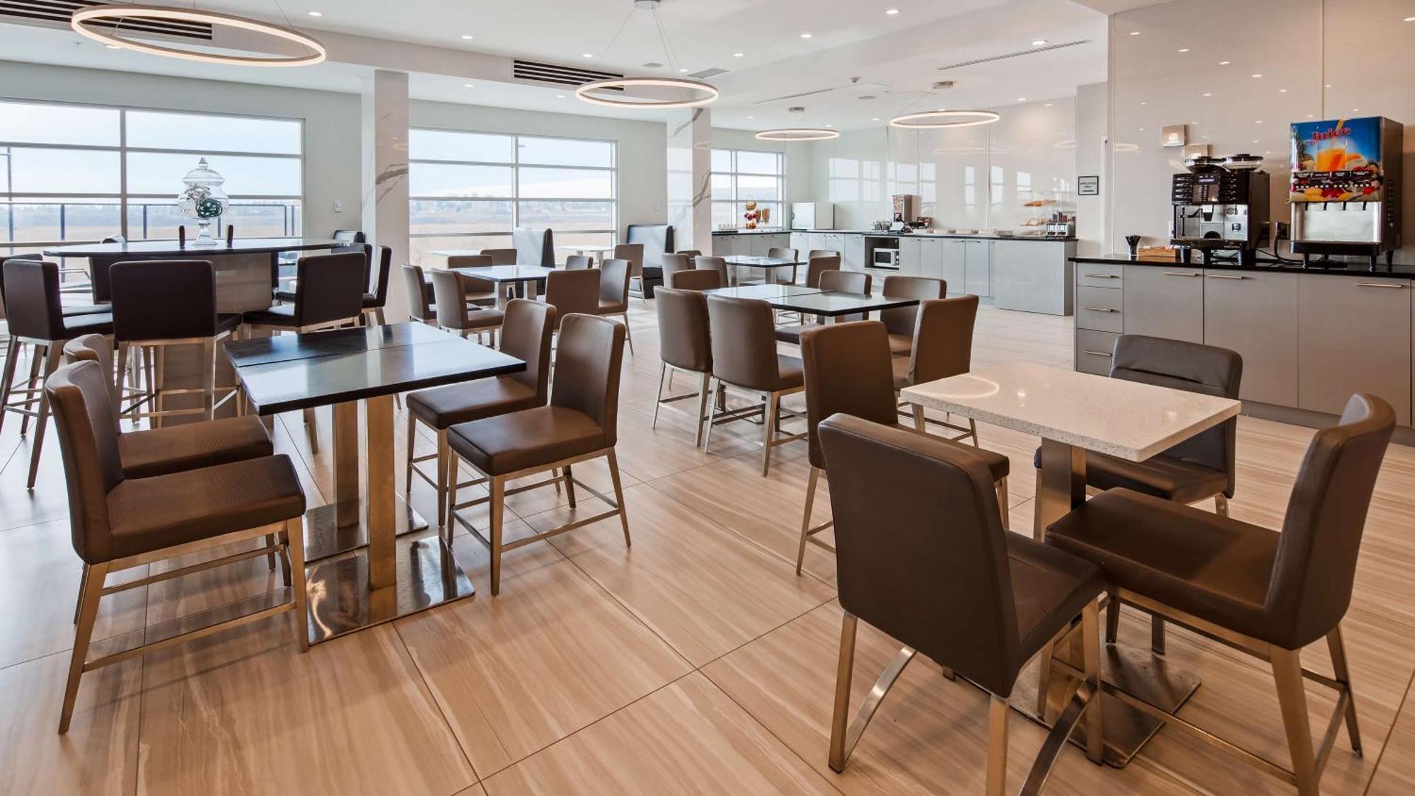 Executive Residency By Best Western Calgary City View North Екстериор снимка